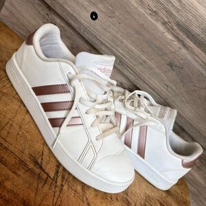 Adidas Flat Lace Up Sneakers Shoes White w/ Rose Gold Pink Stripes Women's 6